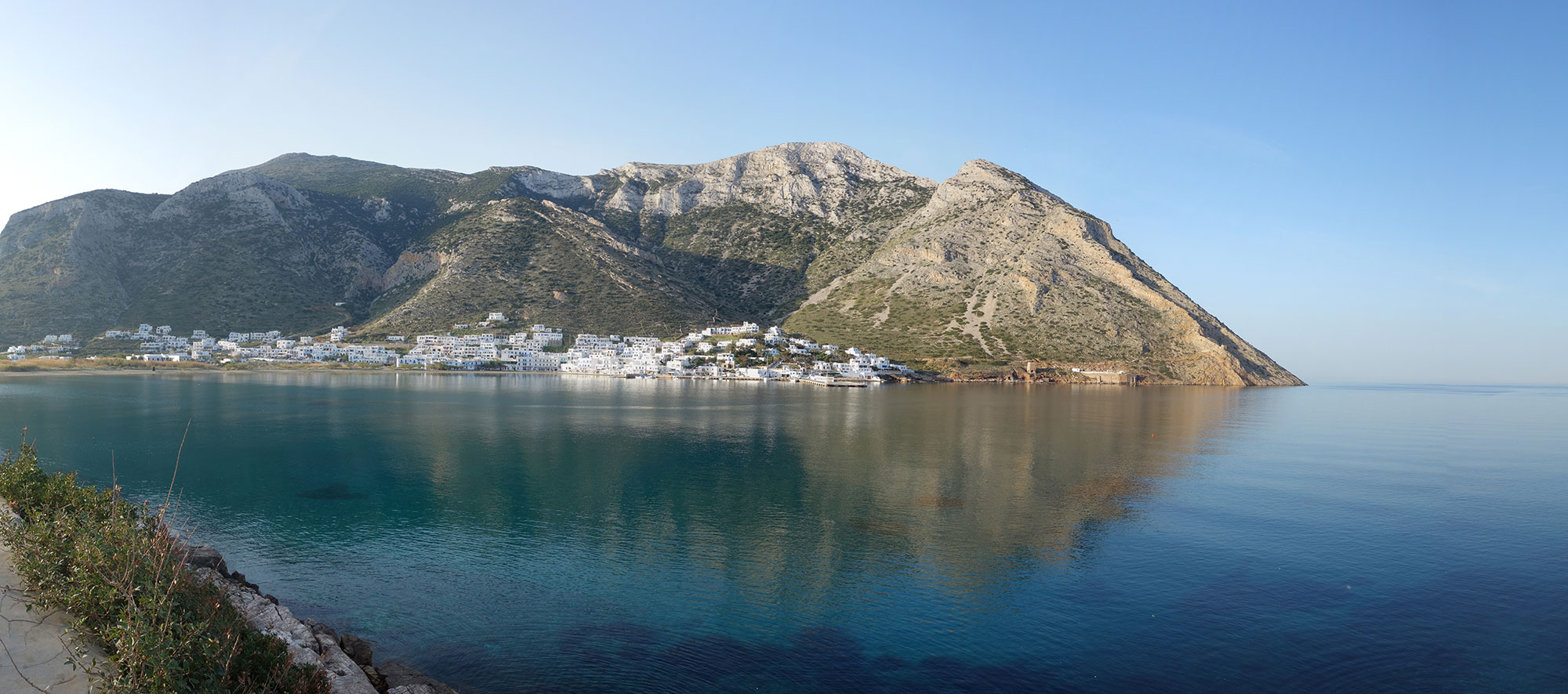 La plage de Kamares à Sifnos